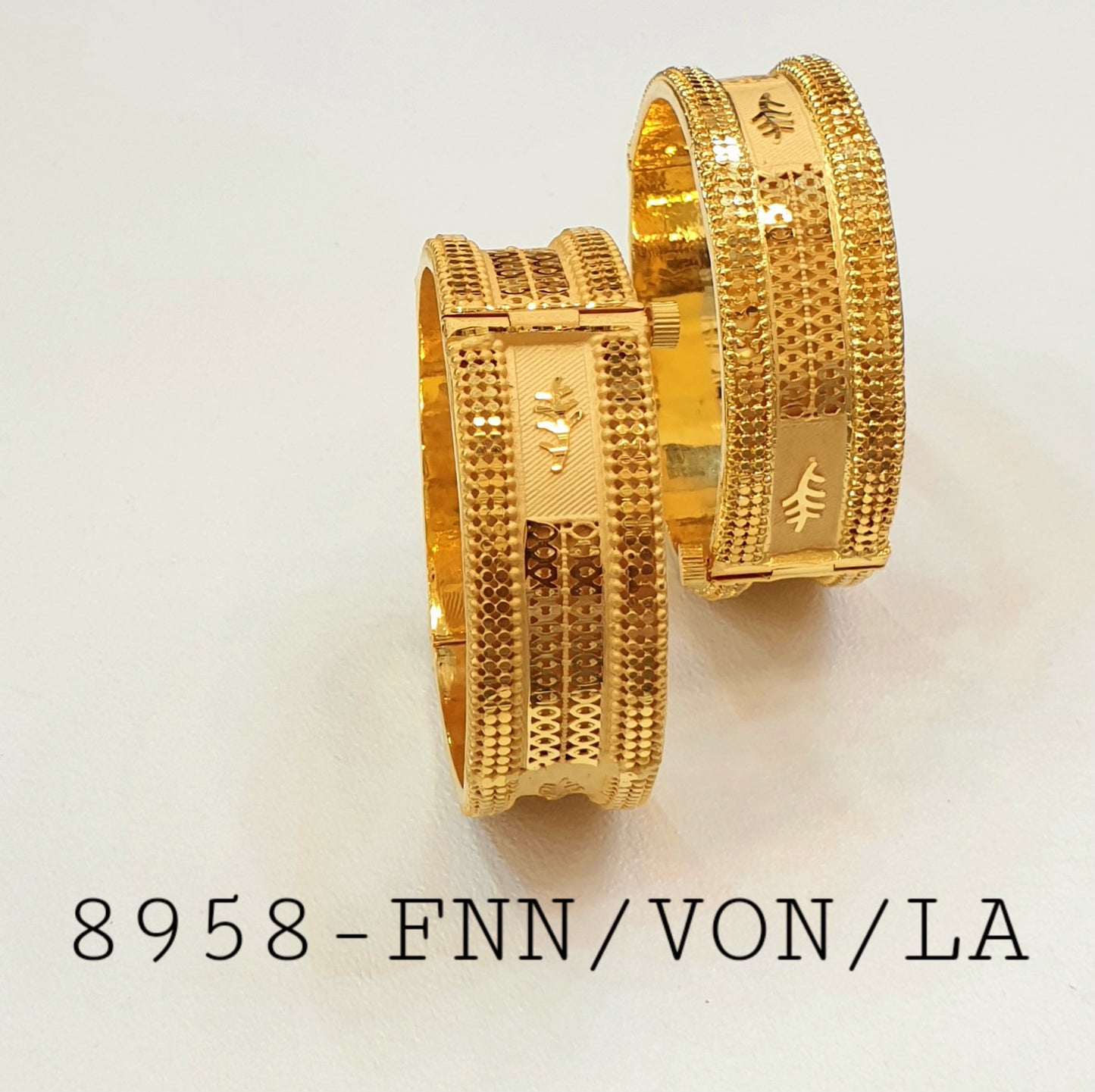 Bangles set gold plated