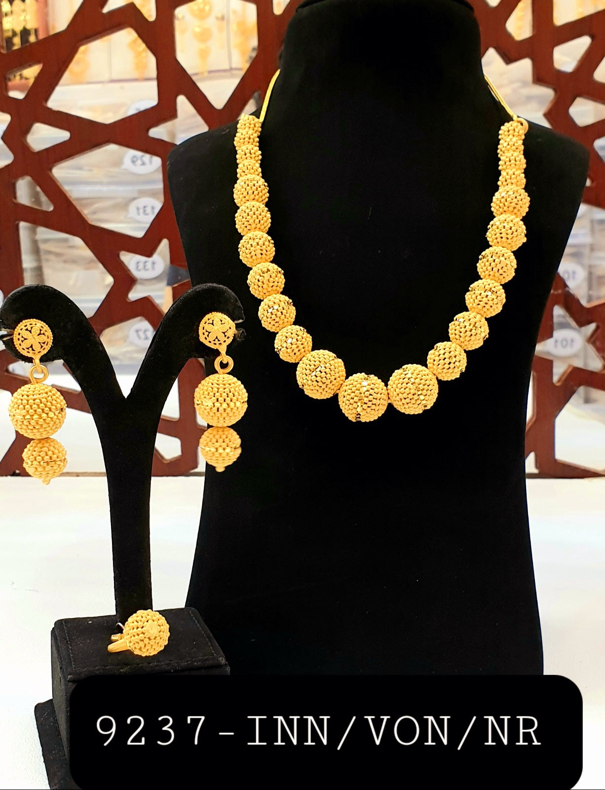 Short necklace set gold plated