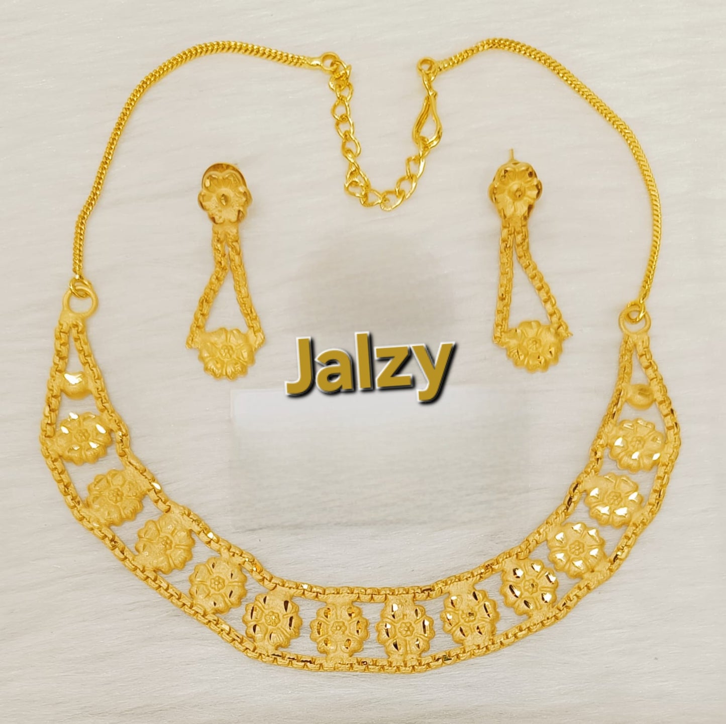 Short necklace set gold plated