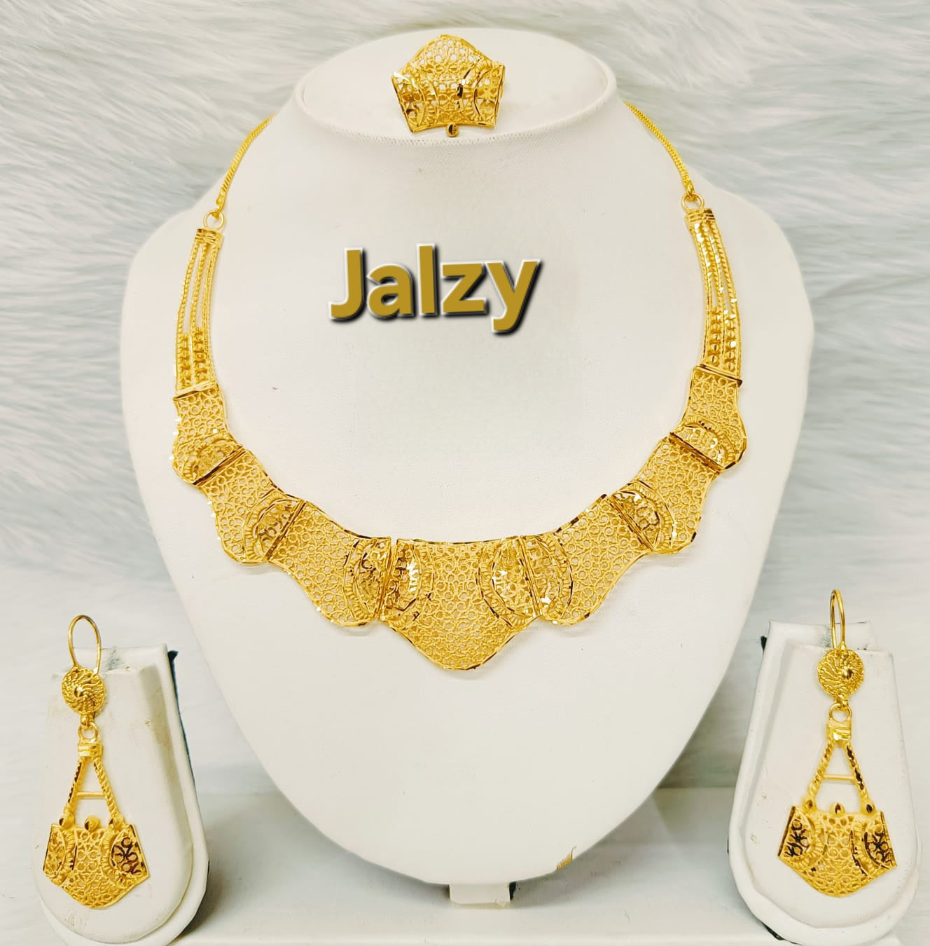 Short necklace set gold plated