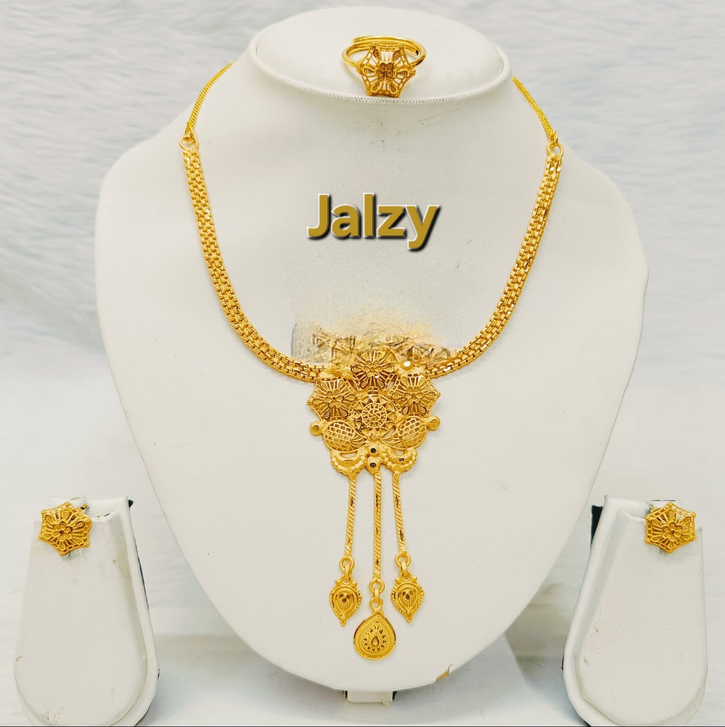 Short necklace gold plated set