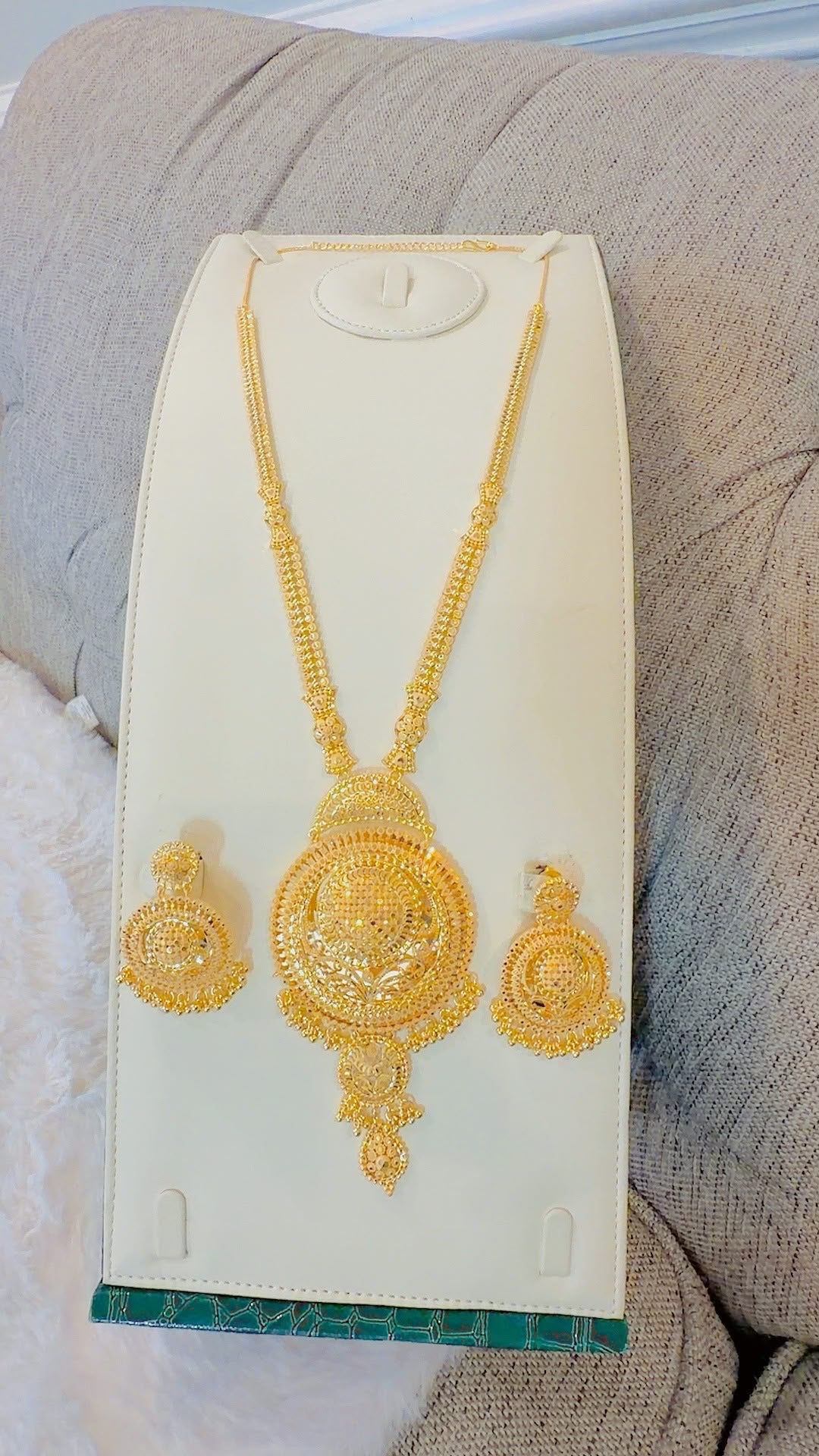 Luxurious long Indian set