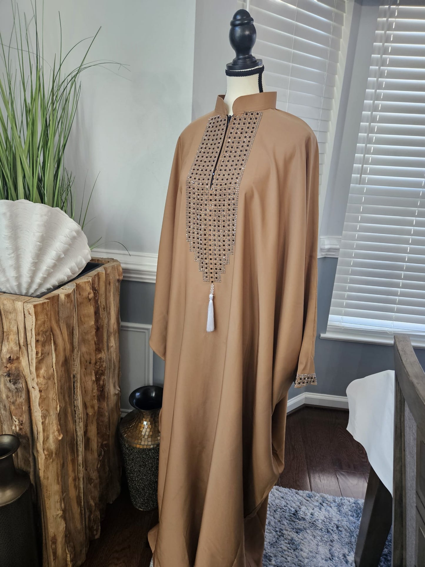 Taaru Abaya