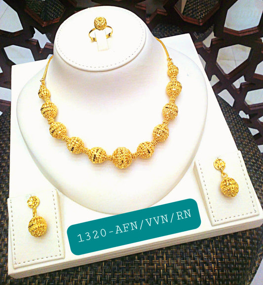 Short necklace set gold plated