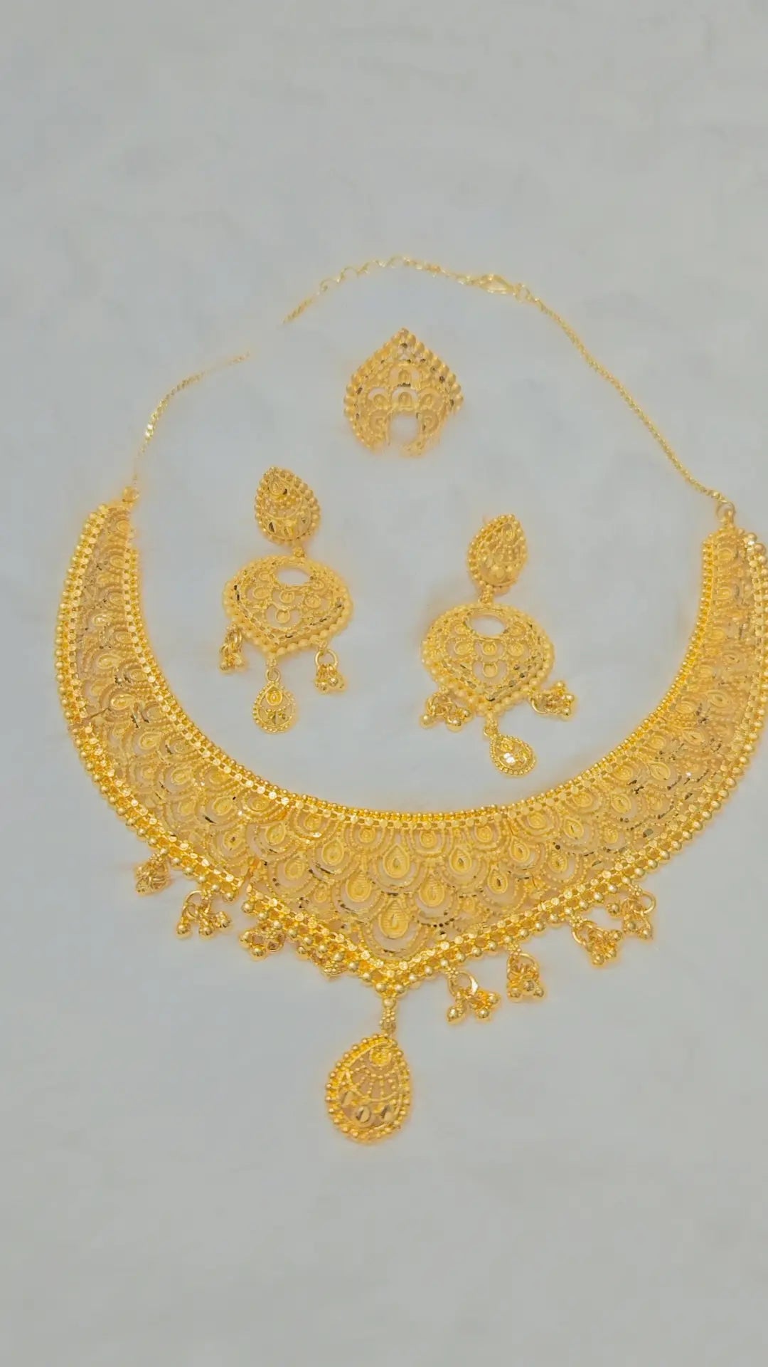 Short necklace set gold plated