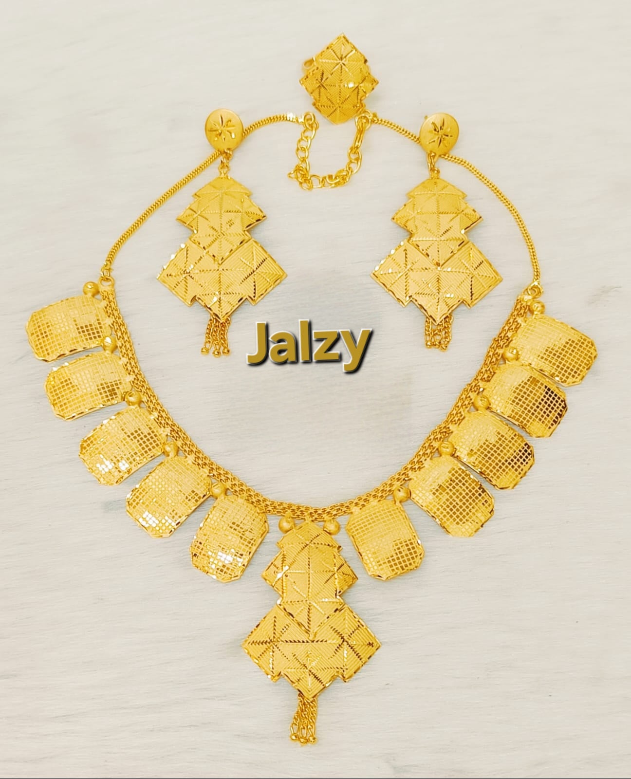 Short necklace set gold plated