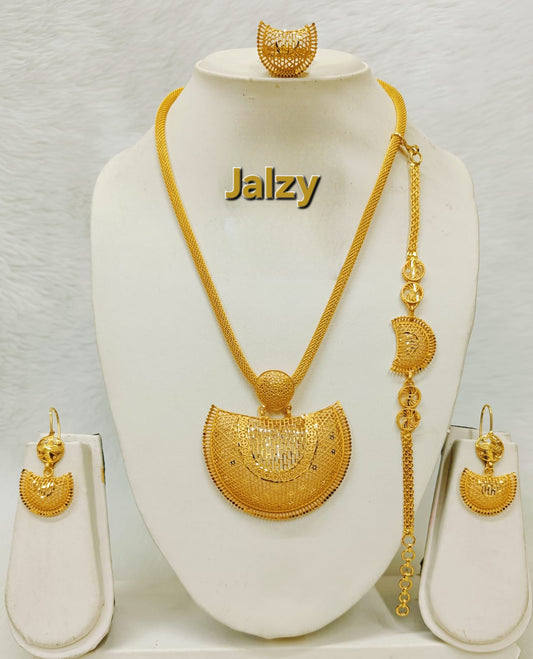 Chain with pendant set gold plated