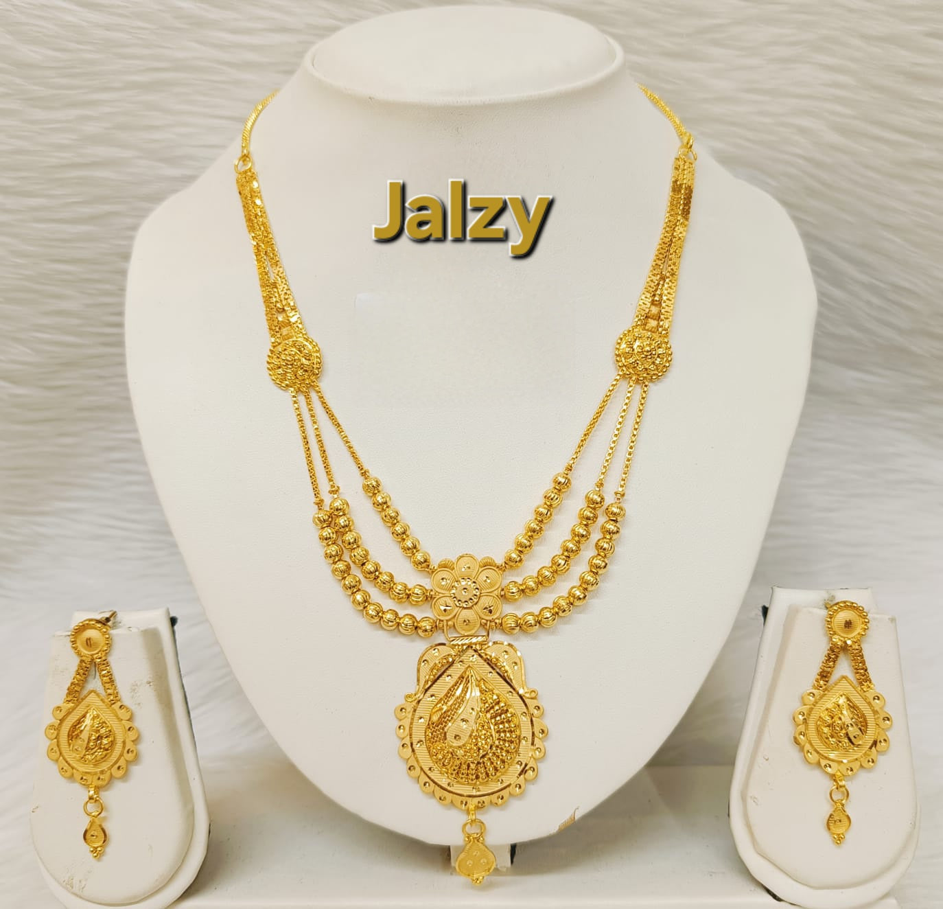 Short necklace set gold plated